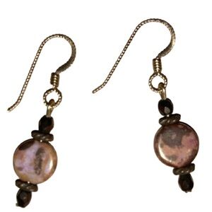 Fashionable gold and brown dangle earrings